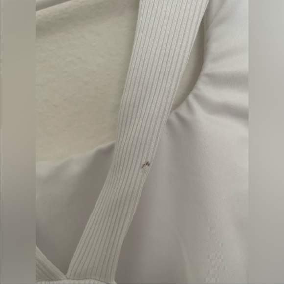 Alo Ribbed Bra Tank - Picture 8 of 9